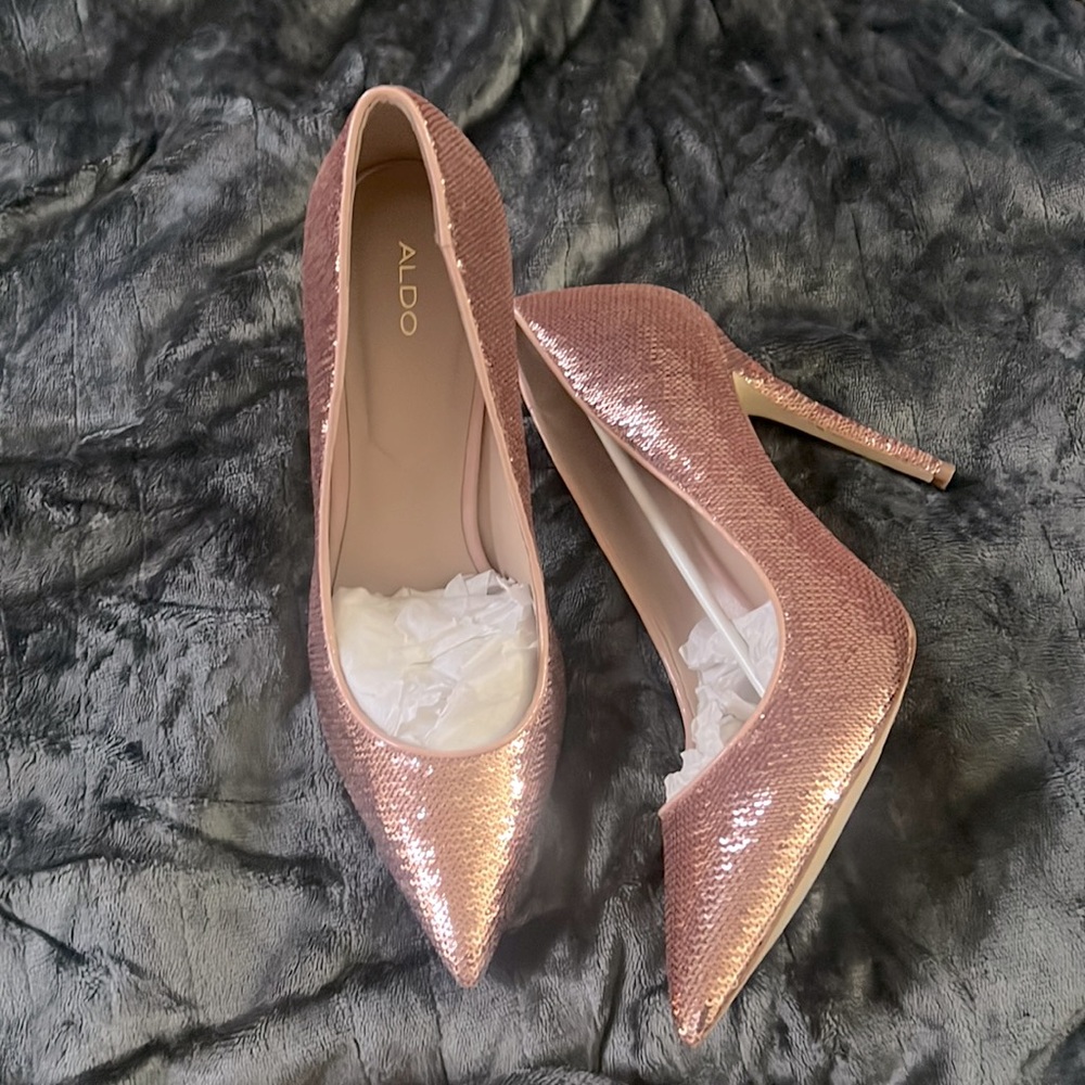 Women’s shoes size 11